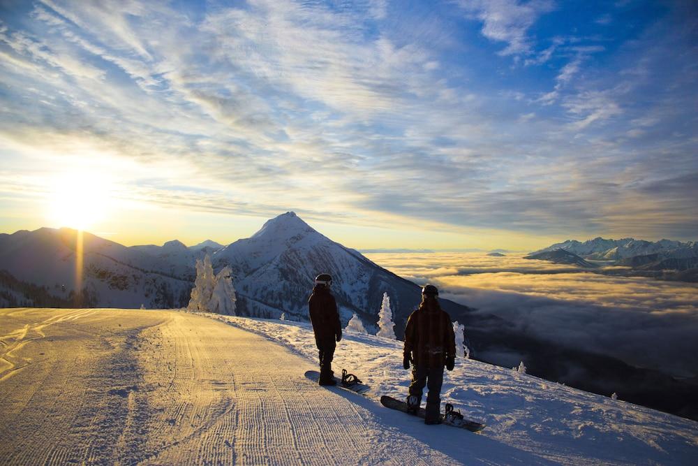 Sutton Place Hotel Revelstoke Mountain Resort Exterior photo