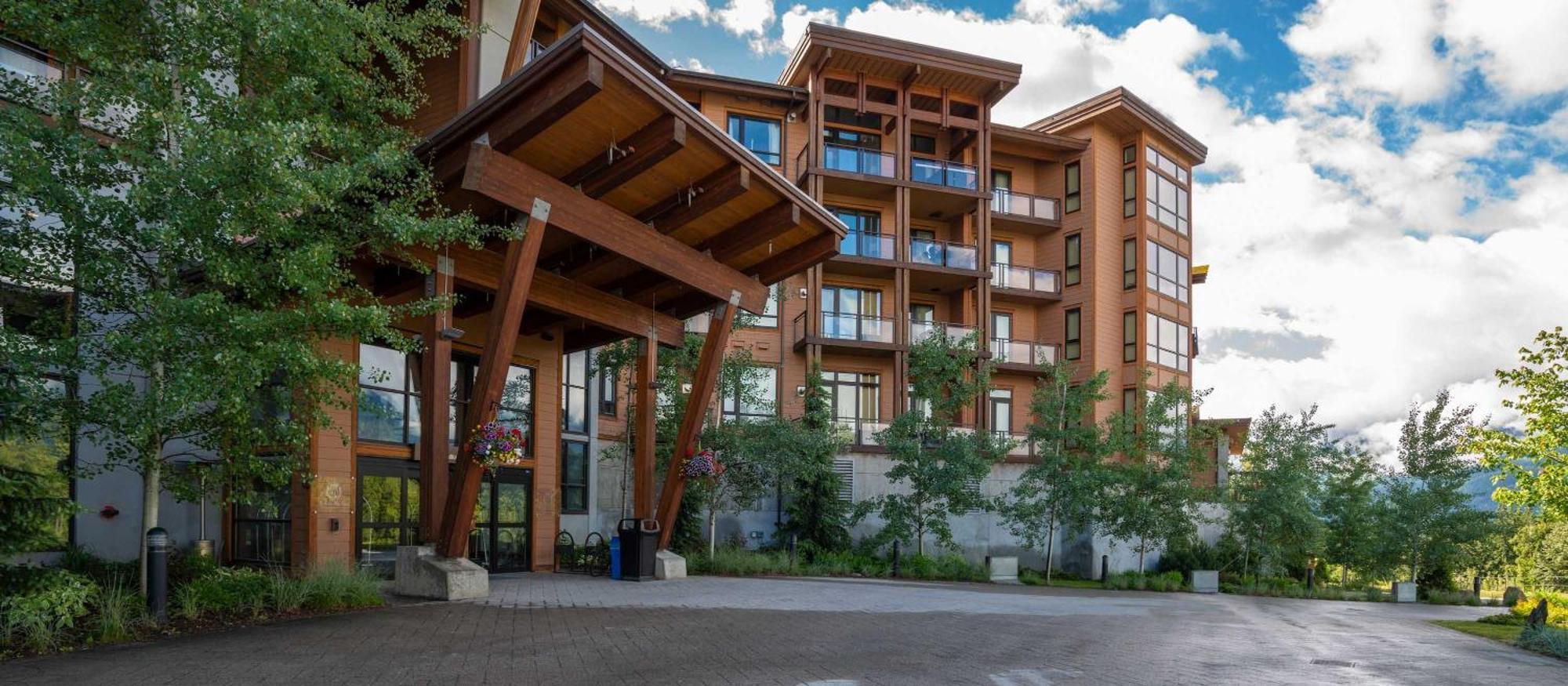 Sutton Place Hotel Revelstoke Mountain Resort Exterior photo