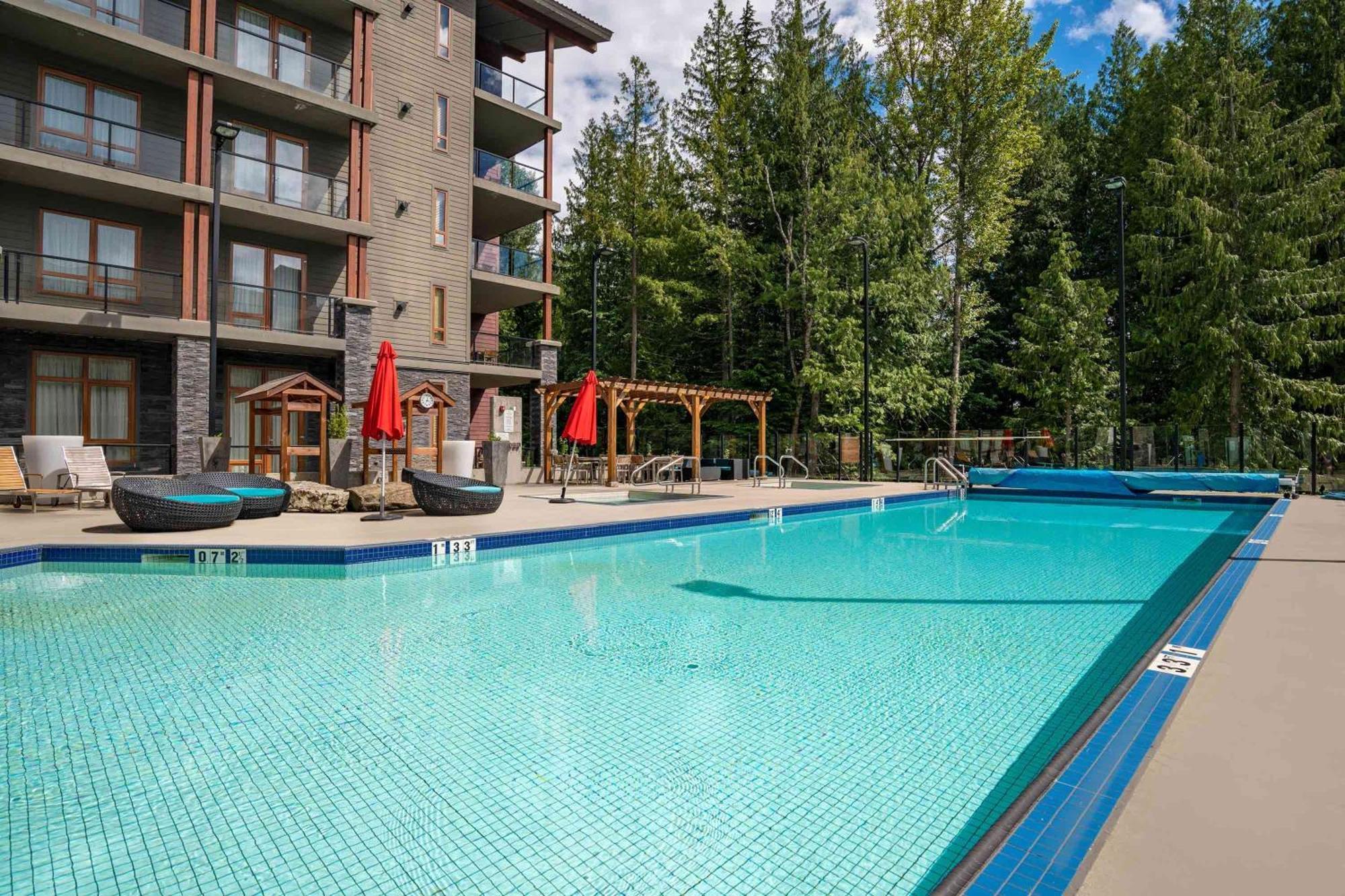 Sutton Place Hotel Revelstoke Mountain Resort Exterior photo